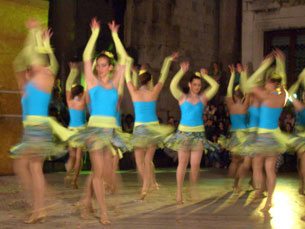 Split Dance! Latin Dancers