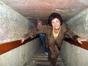 Kelly and Mom descending the Red Pyramid's burial shaft